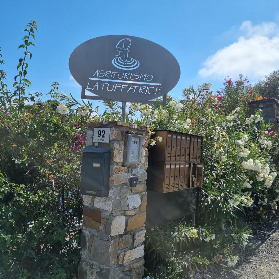 Agriturismo La Tuffatrice 因佩里亚 外观 照片